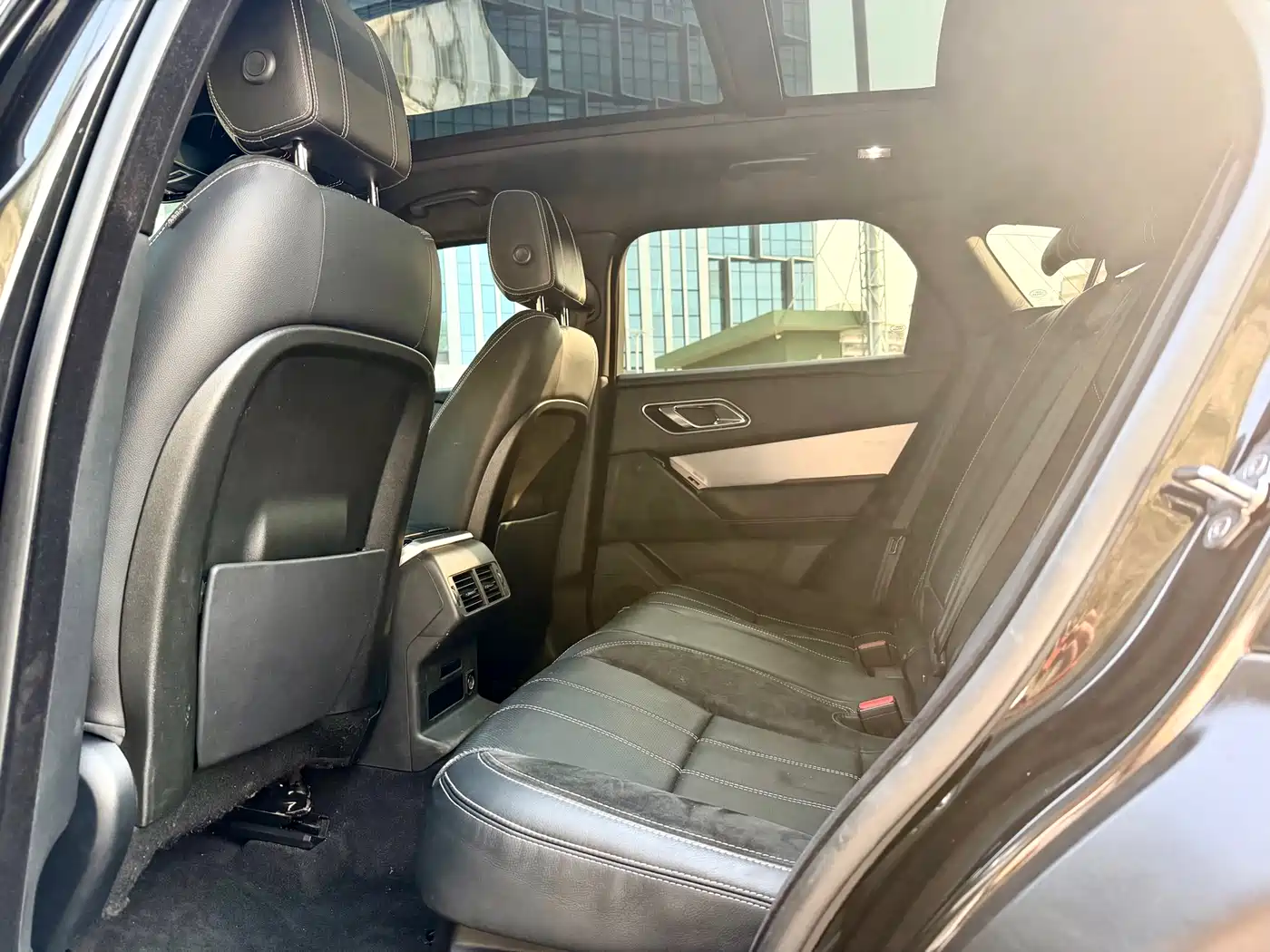 Land Rover Range Rover Velar 2019 250PS R-DYNAMIC S фото 10