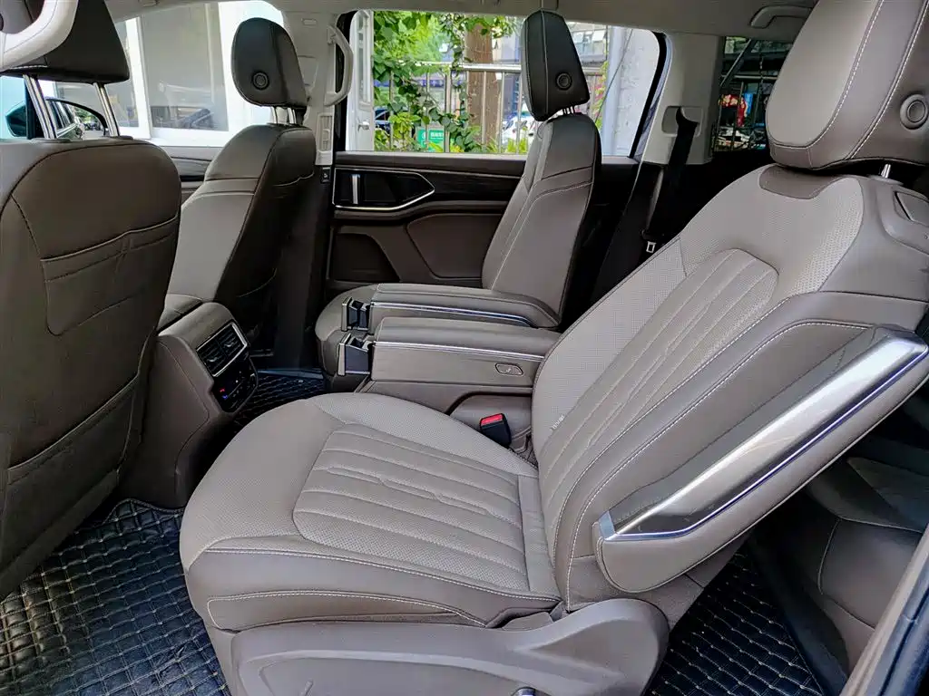 Volkswagen Viloran 2023 Facelift 380TSI Prestige Edition фото 8