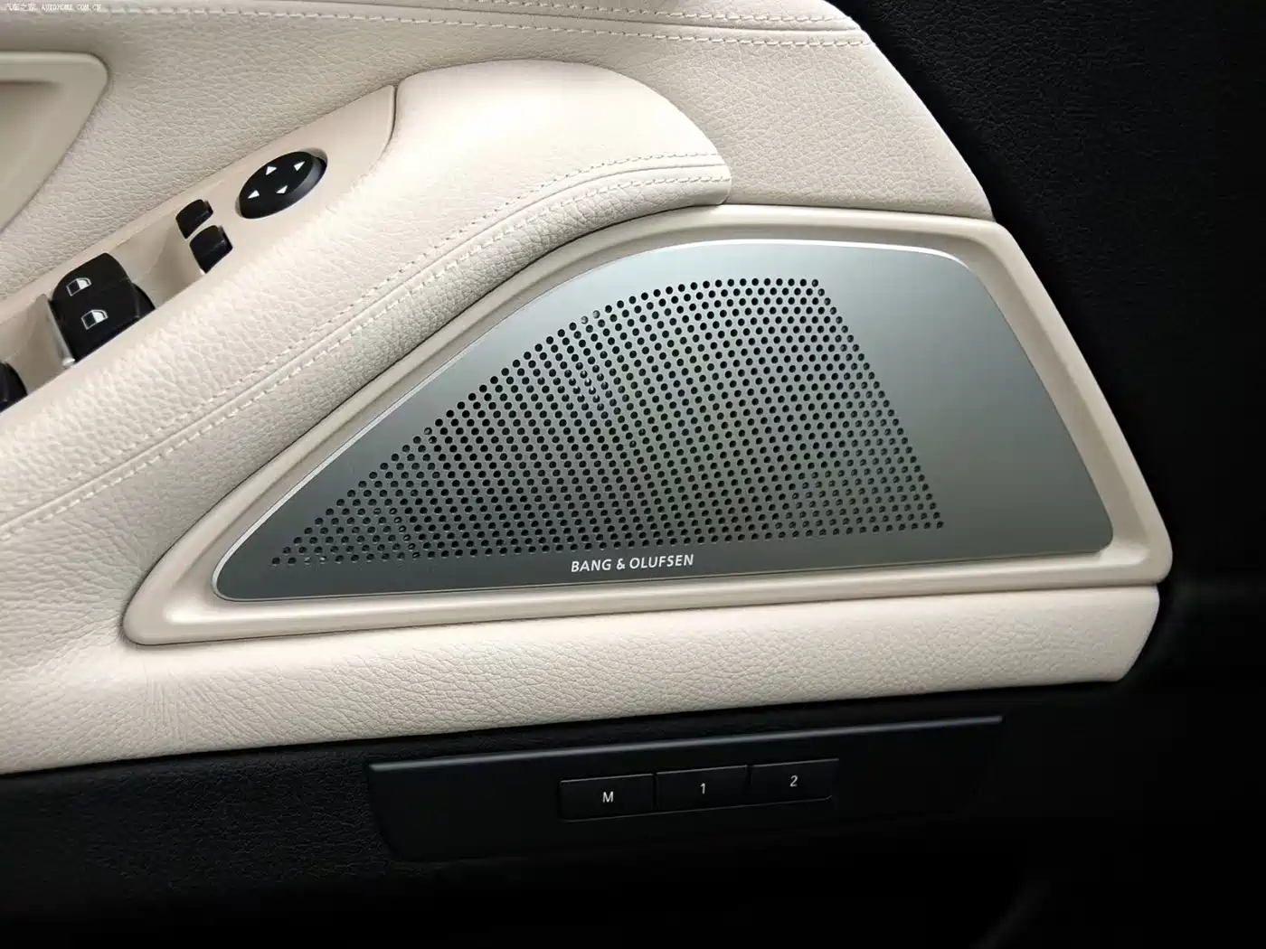 BMW 5 Series 2013 525Li Excellence Edition фото 19