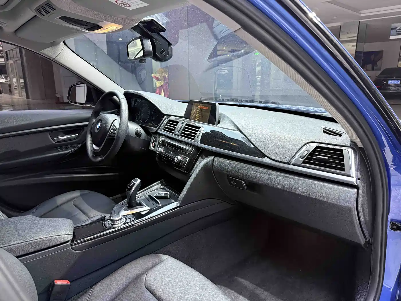 BMW 3 Series 2017 320Li M Sport фото 11