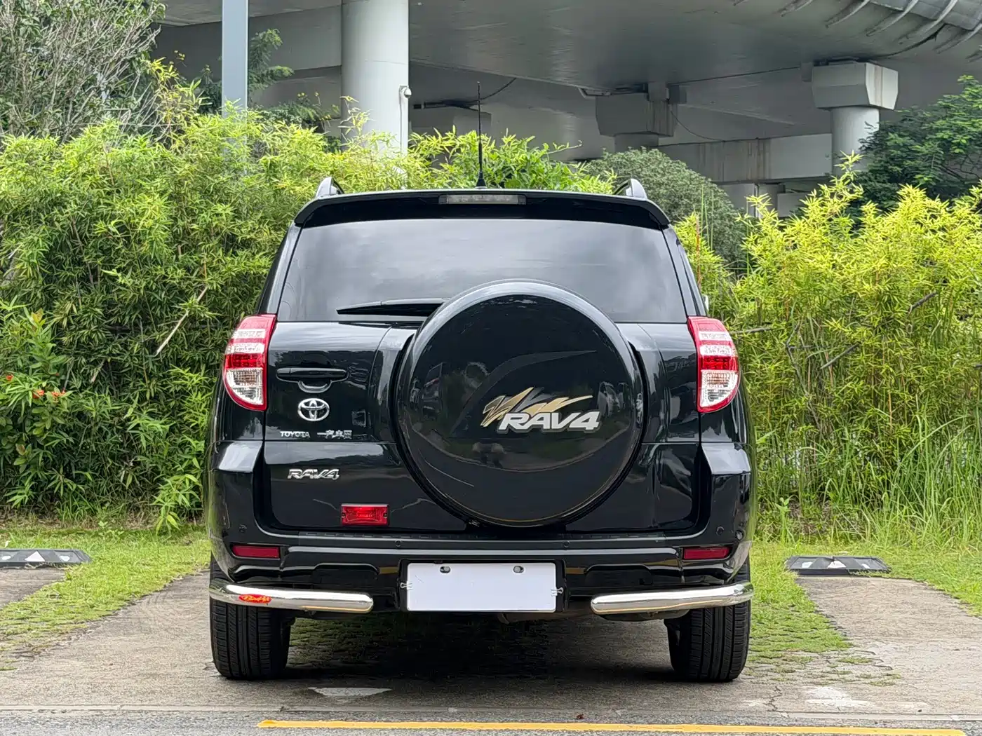 Фото 6 - Toyota RAV4