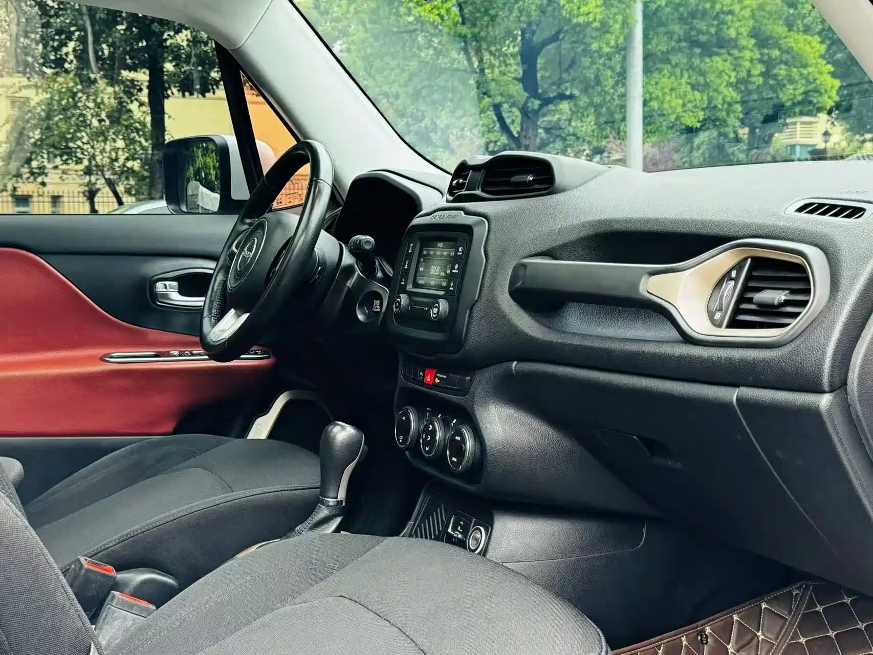 صورة 6 - Jeep Renegade