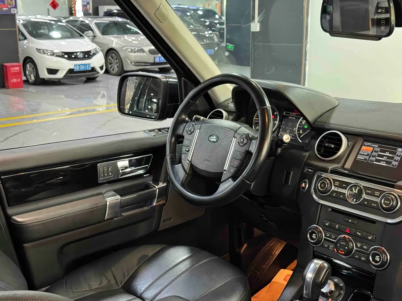 Land Rover Discovery 2012 3.0 SDV6 HSE Diesel фото 13