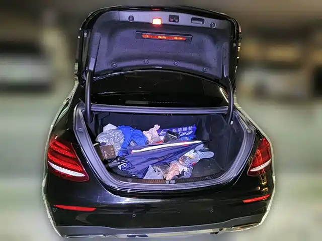 Mercedes-Benz E-Class 2018 Facelift E 200 L Sport — фото 5