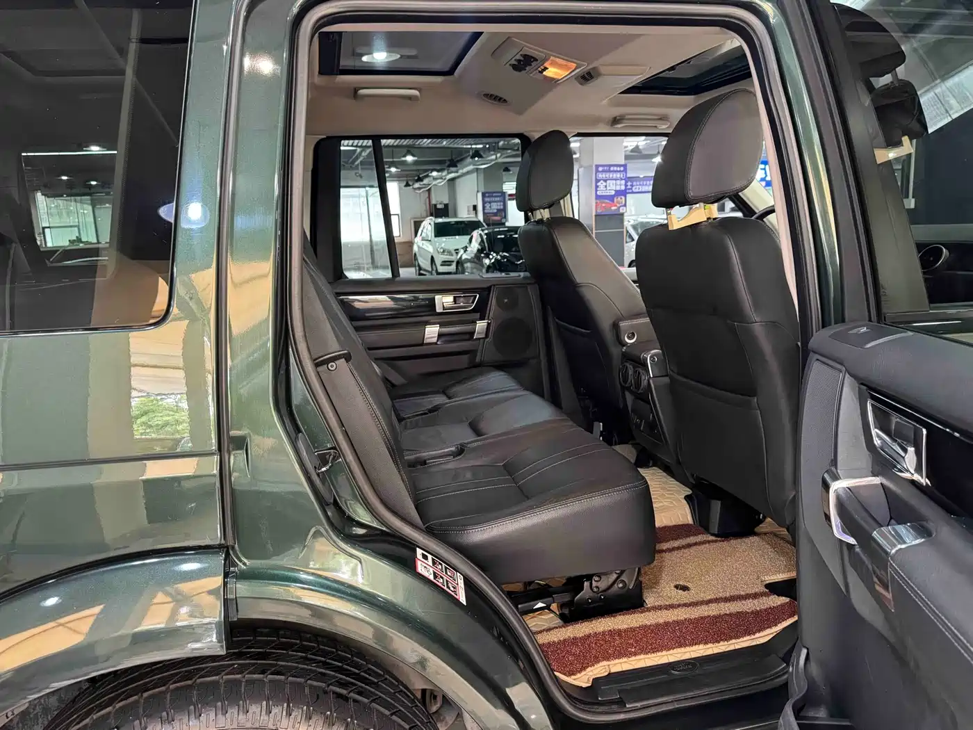 Land Rover Discovery 2012 3.0 SDV6 HSE Diesel фото 8