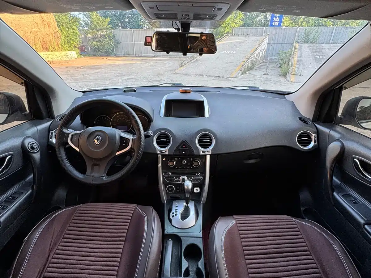 Renault Koleos (Import) 2012 2012 2.5L 4WD Comfort Navigation Edition