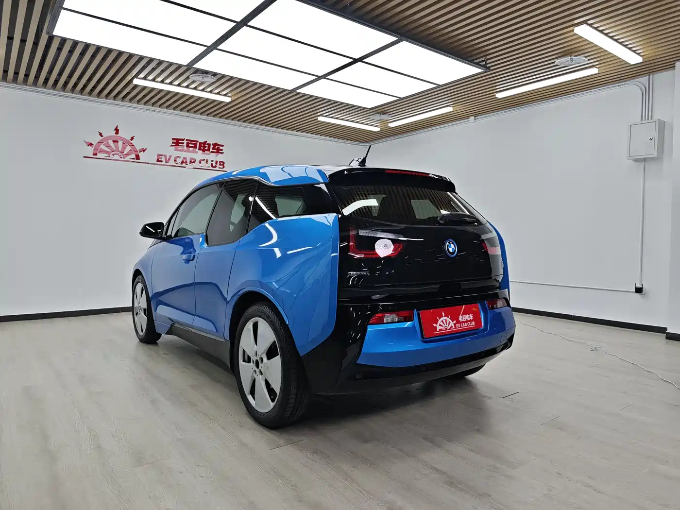 Photo 4 - BMW i3 (Import)