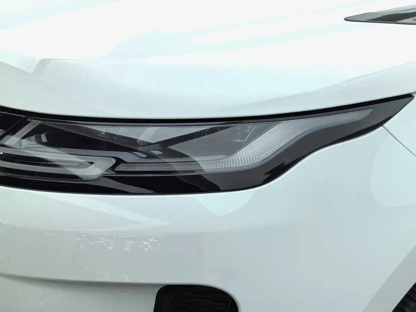 Land Rover Range Rover Evoque 2022 Range Rover Evoque L 249PS R-Dynamic Luxury Edition фото 8