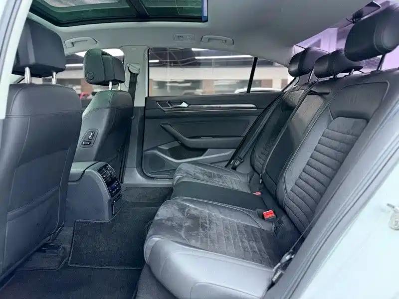 Volkswagen Magotan 2017 330TSI DSG Luxury фото 6