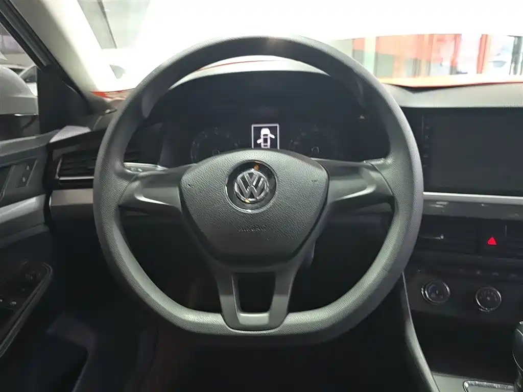 Volkswagen Bora 2019 1.5L Auto Fashion Model фото 11