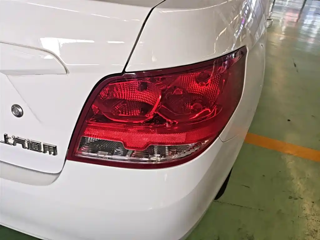 Chevrolet Sail 2015 Sail 3 1.5L Manual Ideal Sunroof Edition фото 8