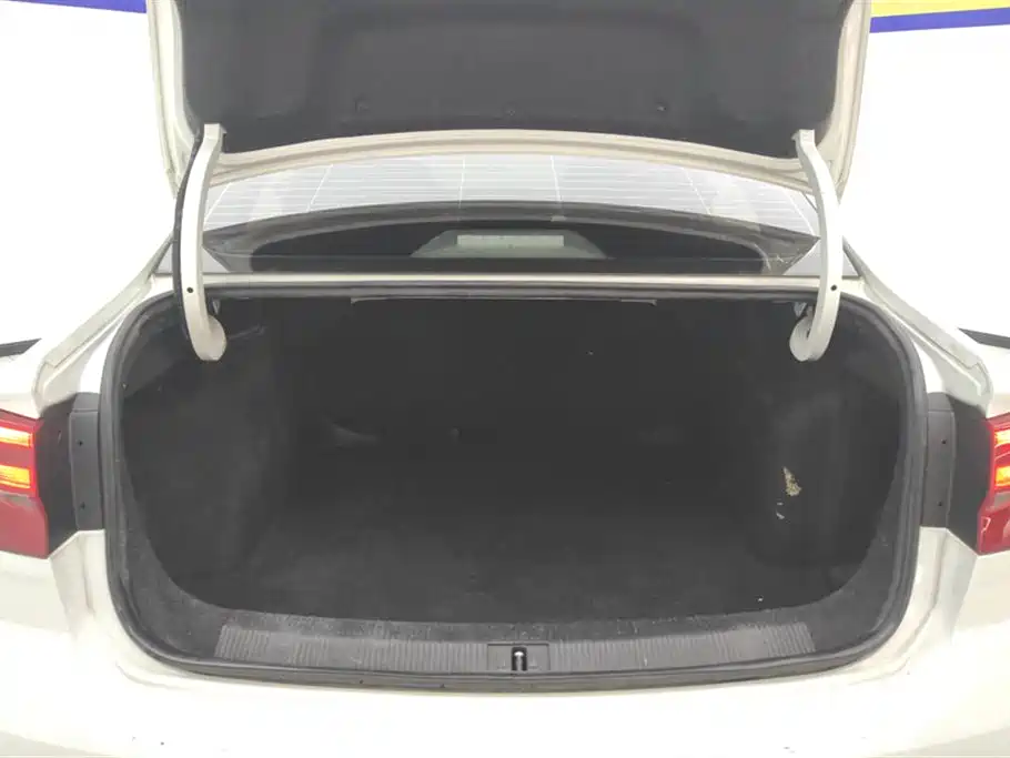 Volkswagen Bora 2019 Bora Legend 1.5L Automatic Fashion China VI фото 4
