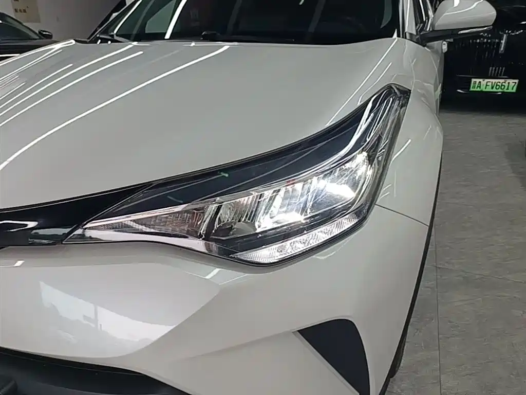 Toyota C-HR 2021 2.0L Comfort Edition фото 24
