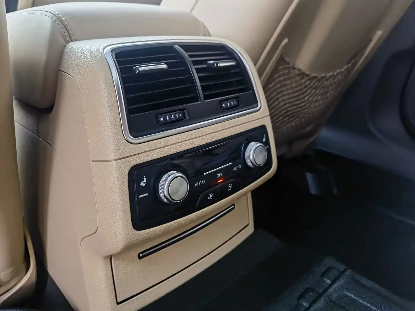Audi A6L 2014 30 FSI Comfort фото 14