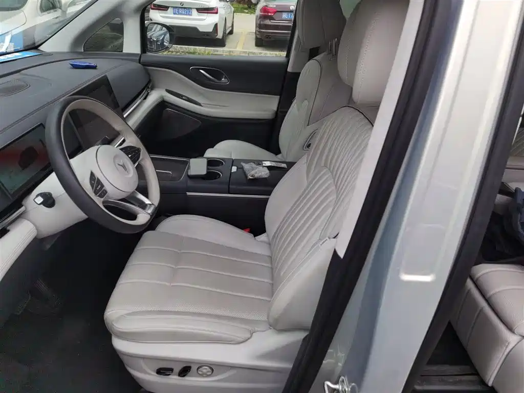 Voyah Auto Voyah Dreamer 2025 PHEV AWD Flagship Qian Kun Edition фото 11