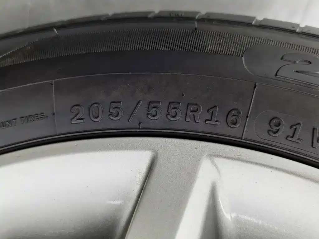 Фото 24 - Geely Emgrand GL