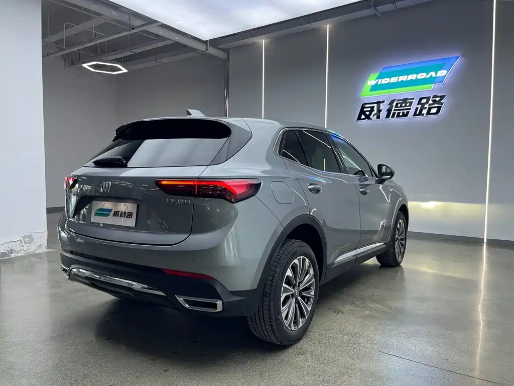 Photo 5 - Buick Envision S
