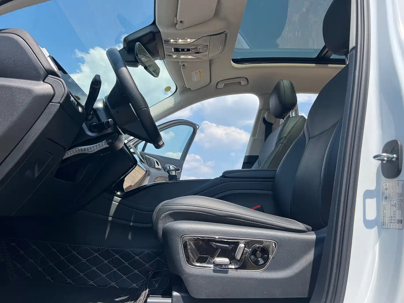 Hongqi HS3 PHEV 2025 2025 125km Jingwei PLUS 2 Million Commemorative Edition