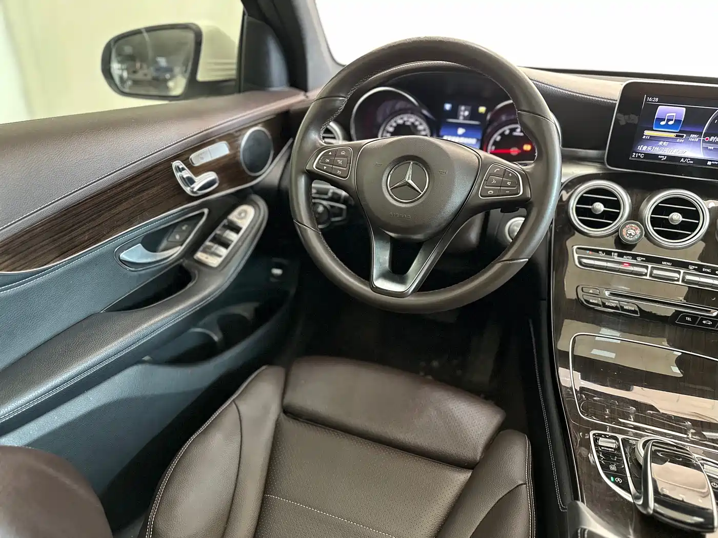 Mercedes-Benz GLC 2017 GLC 260 4MATIC Luxury фото 13