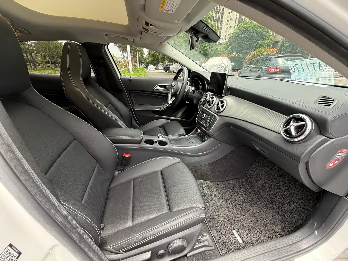 Mercedes-Benz GLA 2016 GLA 200 Dynamic фото 14