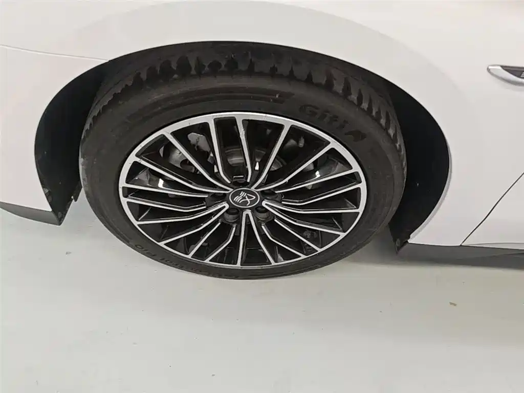 BYD Han 2022 DM-i 121KM Premium фото 23