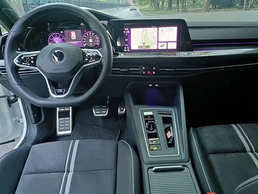 Volkswagen Golf 2023 Facelift 280TSI DSG R-Line Lite фото 3