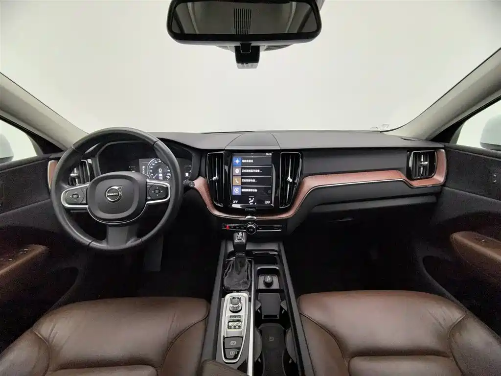Volvo XC60 2020 T5 4WD Intelligent Comfort Luxury Edition фото 5