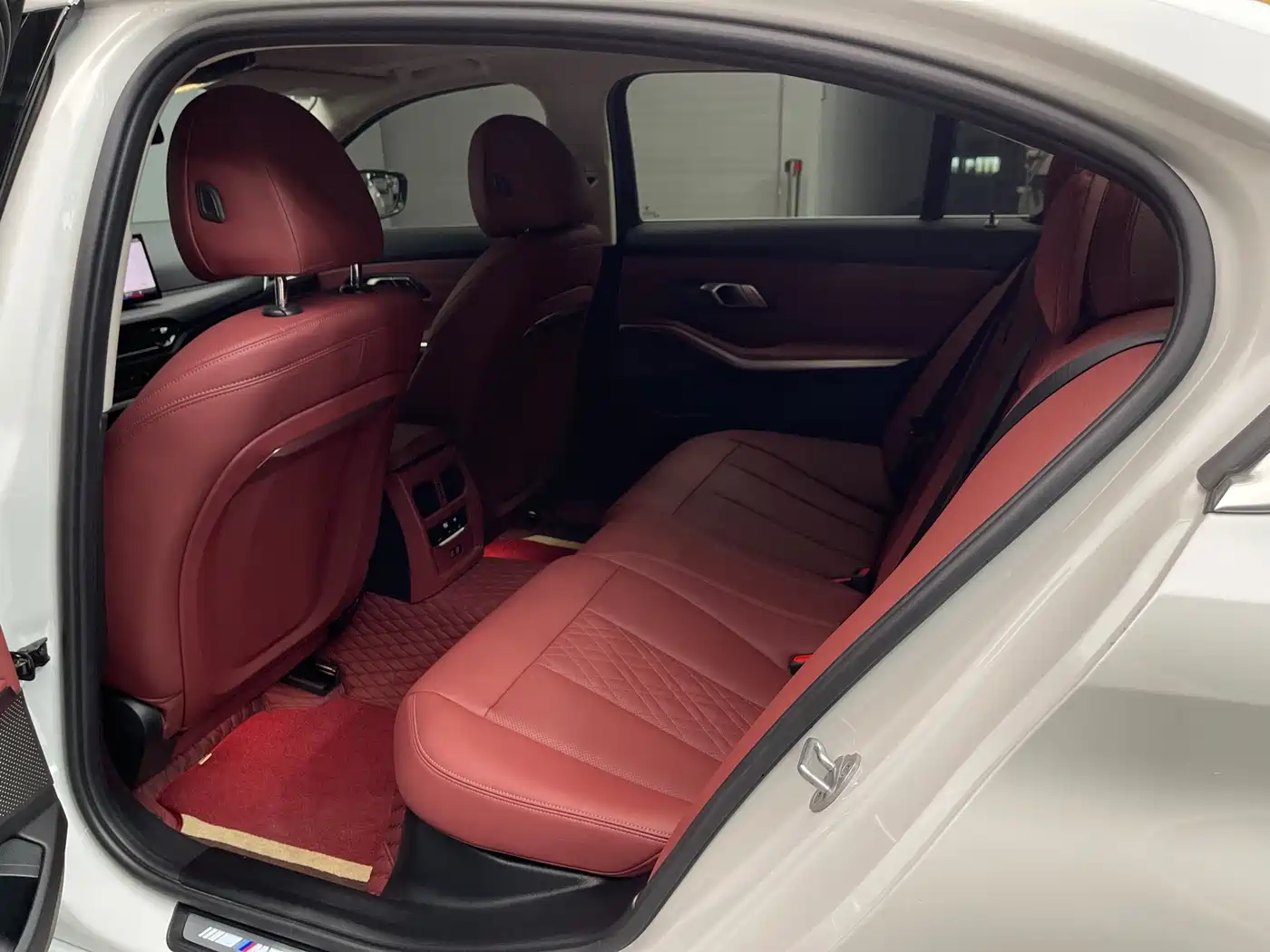 BMW 3 Series 2025 325Li M Sport Package фото 11