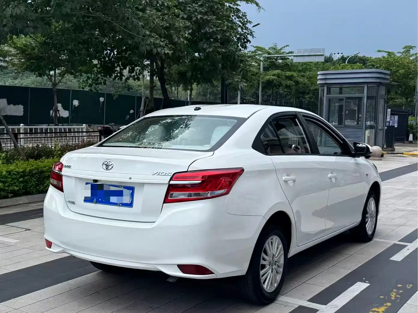 Toyota Levin 2019 Dual Engine 1.8H E-CVT Luxury Edition China V фото 7