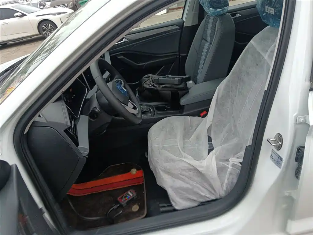 Volkswagen Sagitar 2025 Model Year Facelift 200TSI DSG Soaring Edition фото 15