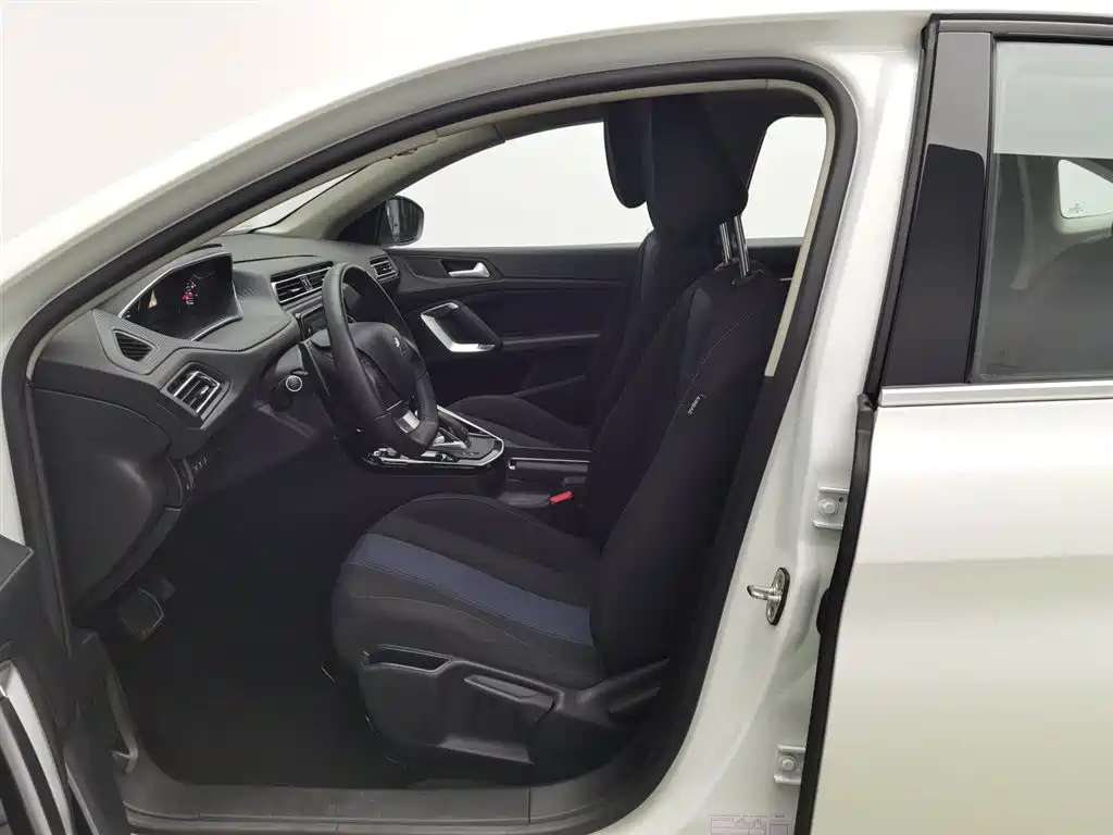 Peugeot 308 2019 230THP Automatic Luxury Edition China VI фото 10