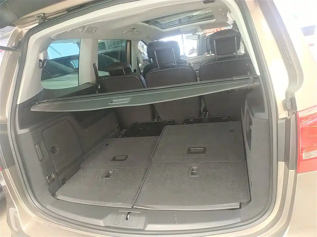 Volkswagen Sharan 2014 2.0TSI Comfort фото 19