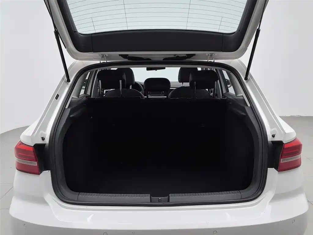 Volkswagen Lavida 2018 Hatchback 280TSI DSG Comfort Edition China V фото 16
