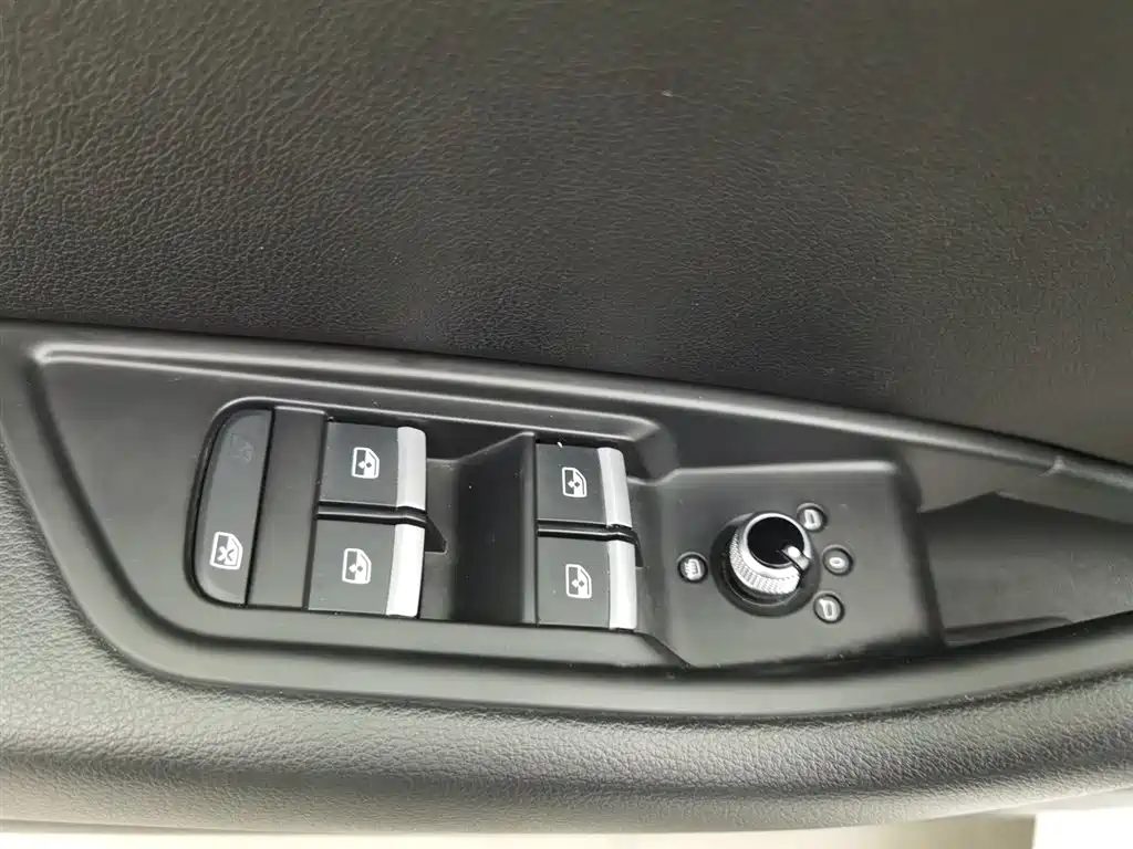Audi A4L 2017 40 TFSI Progressive фото 9