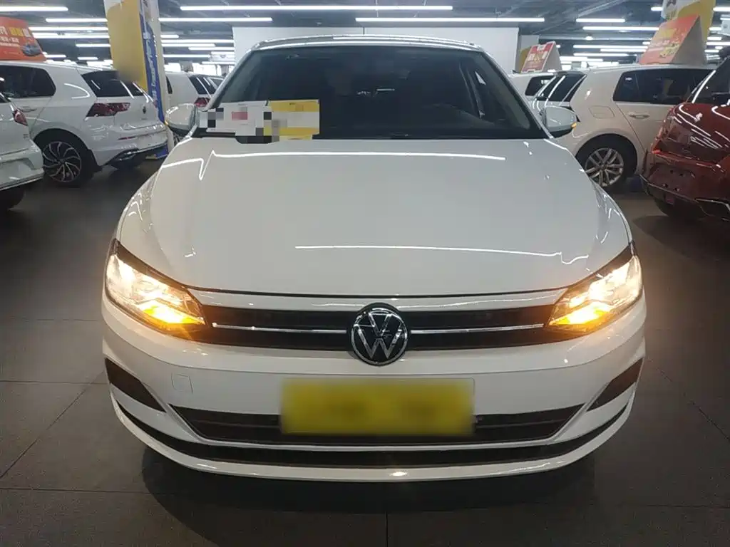 Volkswagen Polo 2023 Facelift Plus 1.5L Auto Joyful Living Edition фото 3