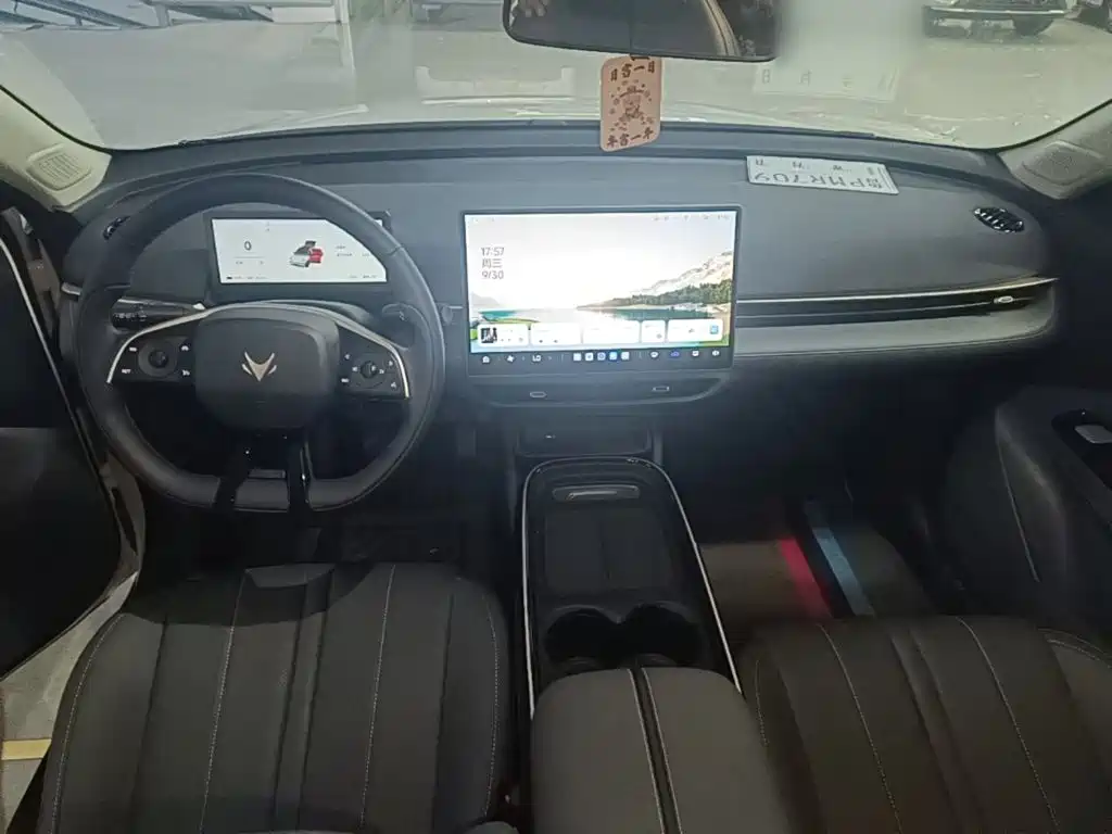 ARCFOX T1 2026 2025 425 Base Version