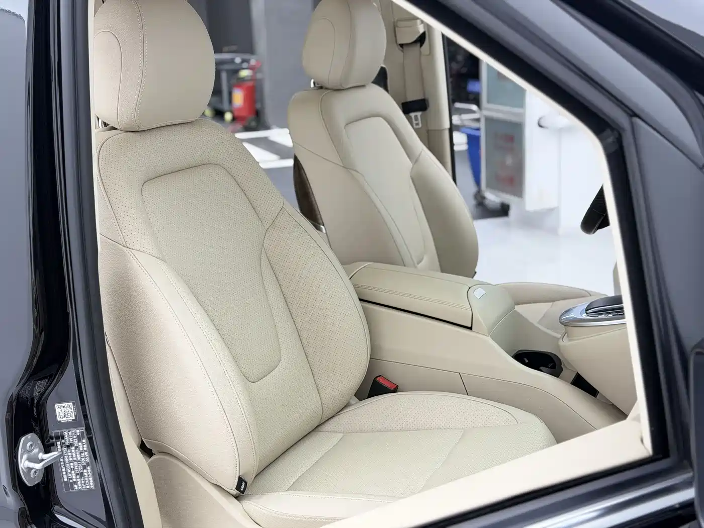 Mercedes-Benz V-Class 2021 V 260 L Long Wheelbase Premium Edition фото 12