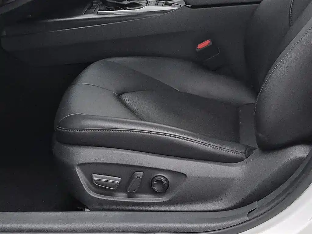 Toyota Camry 2023 2.5G Luxury Edition фото 20