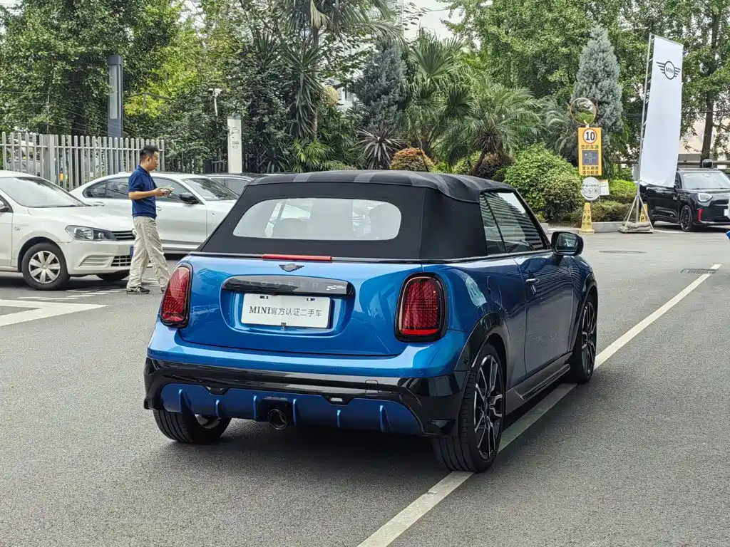 2025 MINI JCW