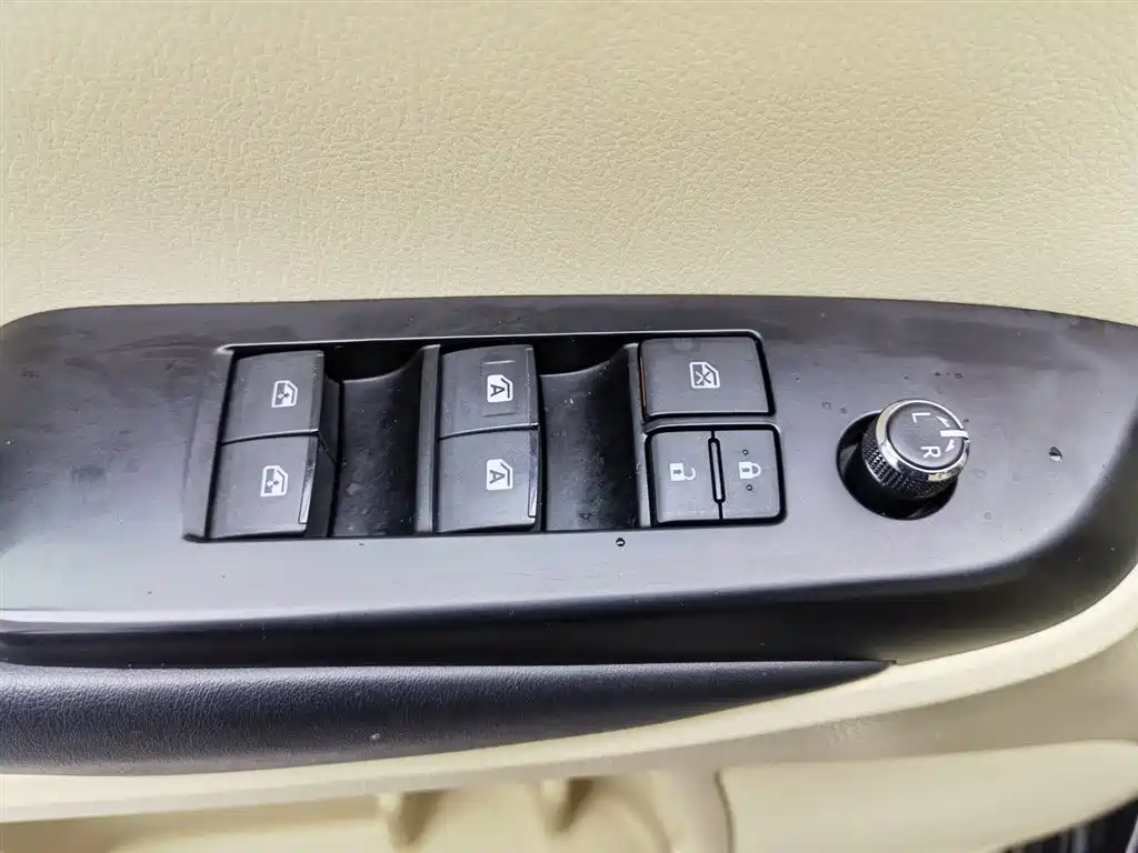 Toyota Highlander 2017 2.0T 2WD Elite 5-Seater фото 9
