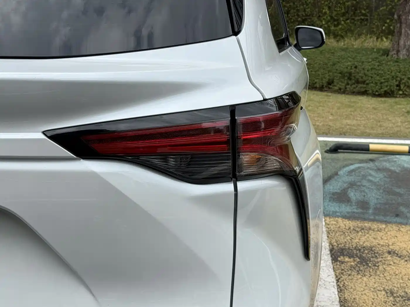 Toyota Sienna 2021 2.5L Hybrid Premium Edition фото 5