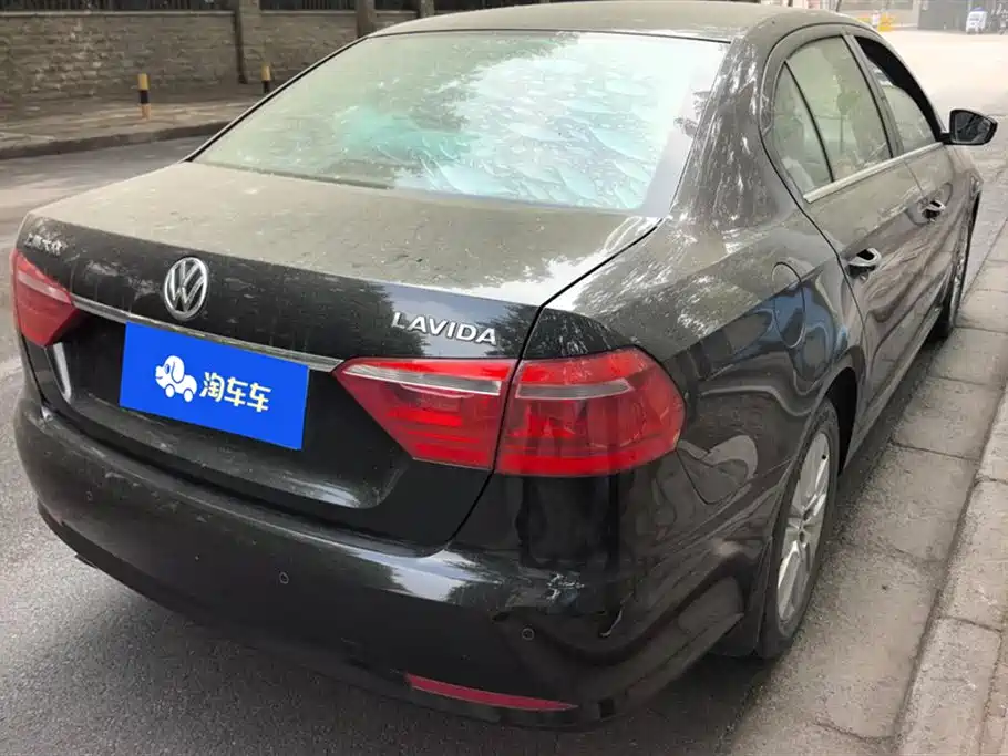 Volkswagen Lavida 2013 1.6L Manual Comfort Edition фото 3