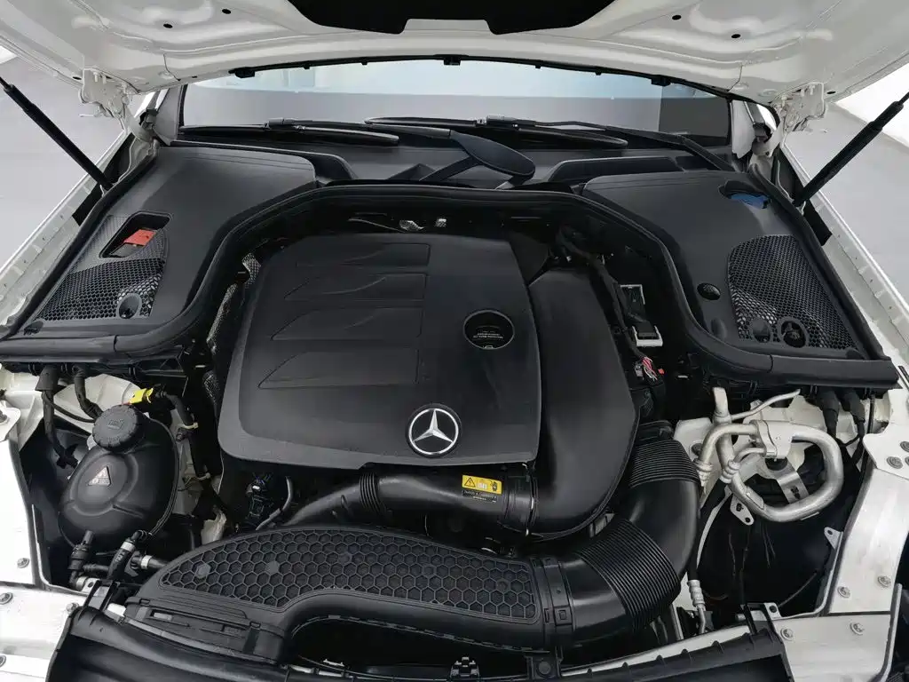 Фото 6 - Mercedes-Benz E-Class
