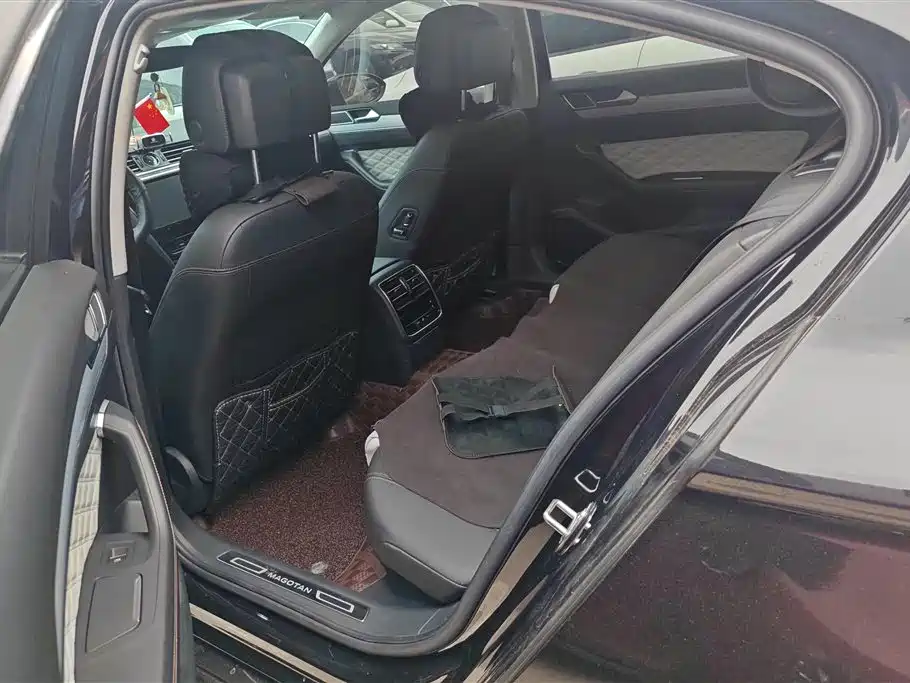 Volkswagen Magotan 2023 Model 2 Million Commemorative Edition 330TSI DSG Luxury фото 11