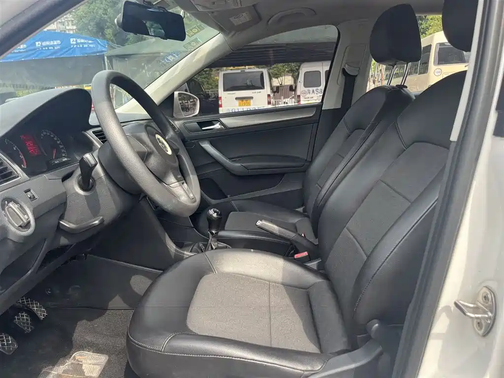 Volkswagen Santana 2015 1.6L Manual Comfort Edition фото 5