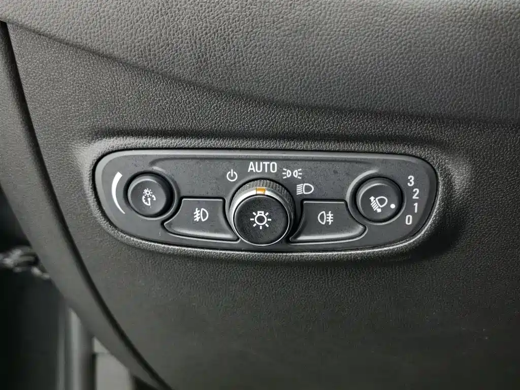 Chevrolet Equinox 2019 Redline 550T Automatic AWD Explorer RS Edition (China V) фото 21