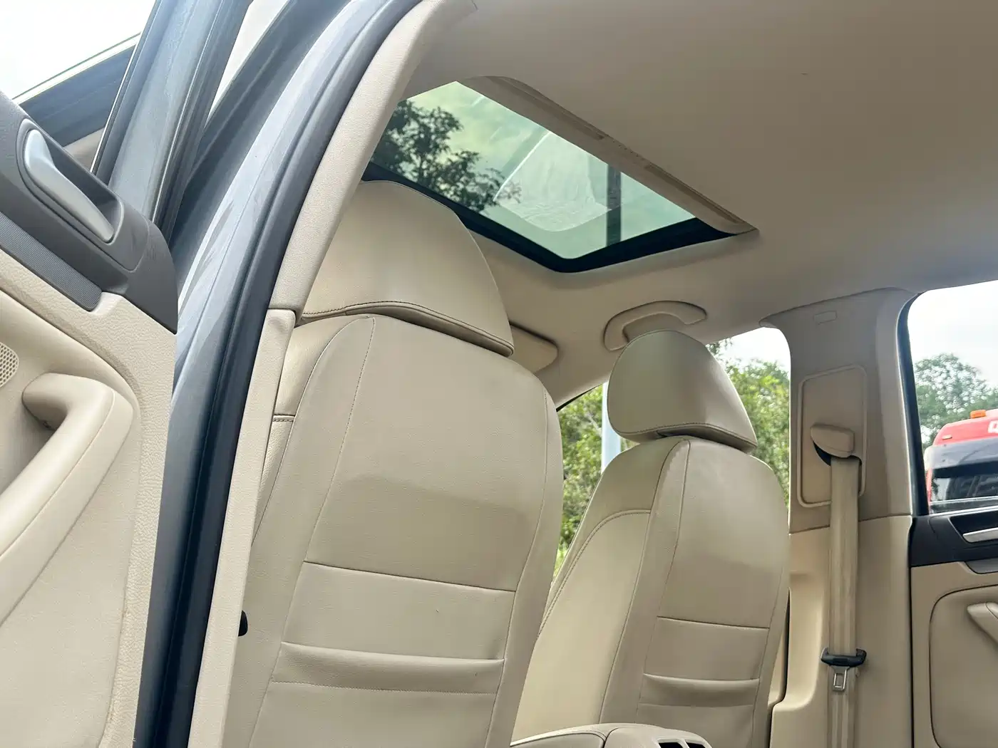 Volkswagen Sagitar 2010 1.4TSI Automatic Luxury фото 30