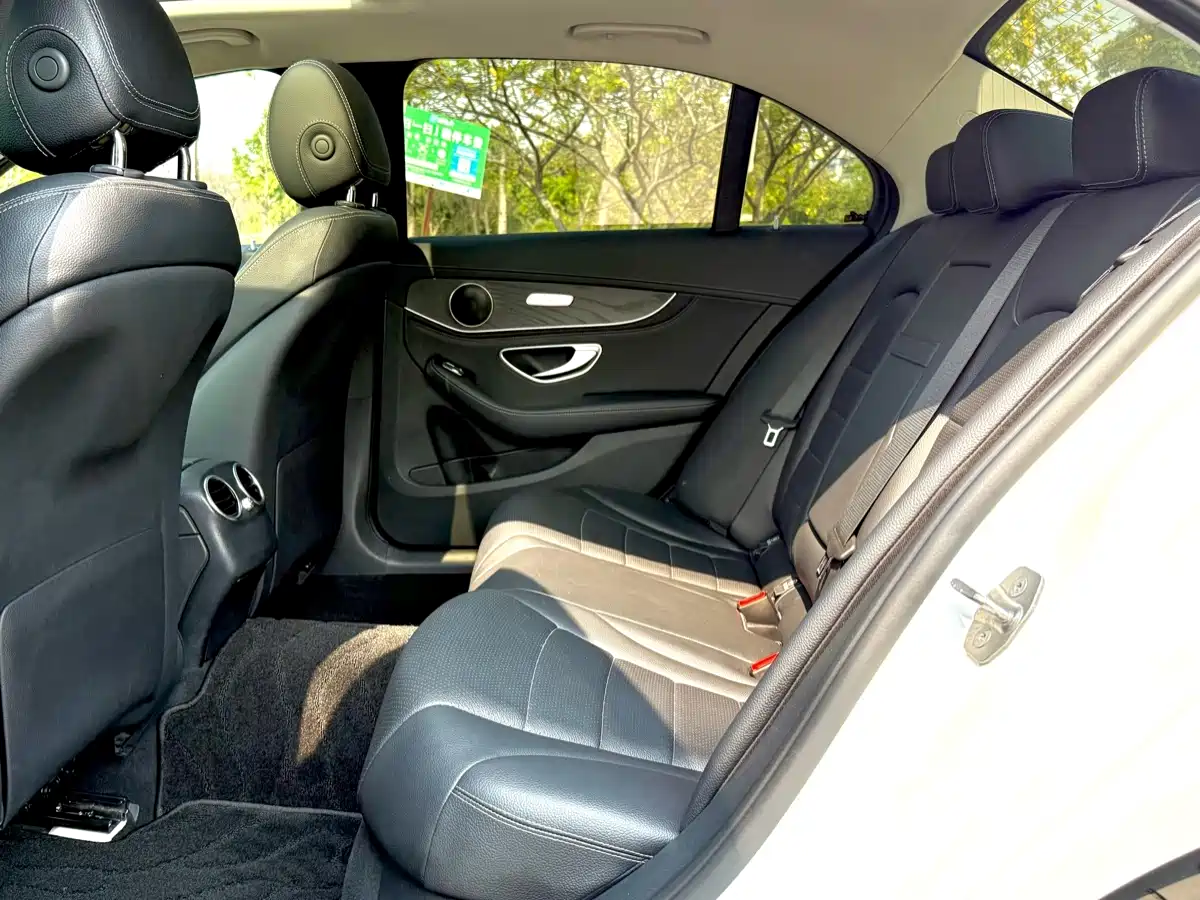 Mercedes-Benz C-Class 2017 C 180 L Sport фото 10