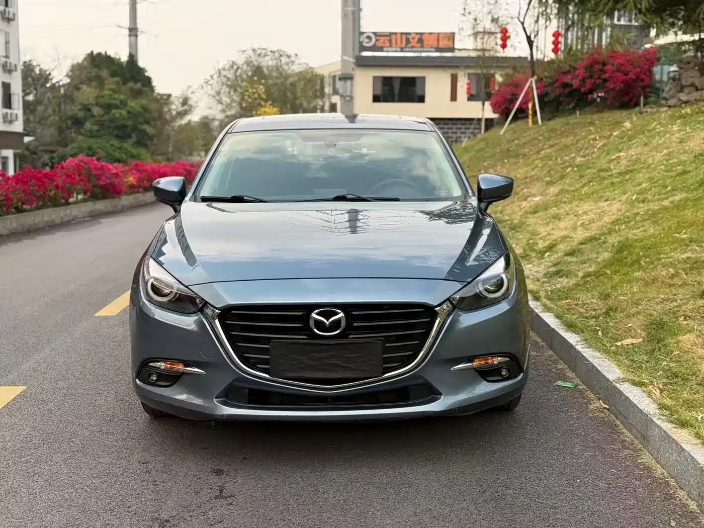 Mazda Mazda3 Axela 2017 Hatchback 2.0L Automatic Luxury China V фото 2