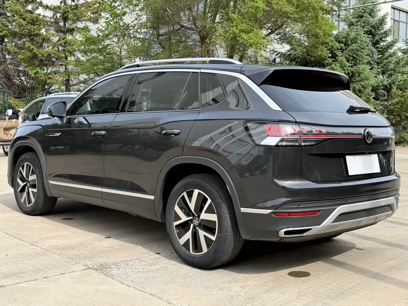 Volkswagen Tayron 2023 280TSI 2WD Luxury Plus Advanced Edition фото 7